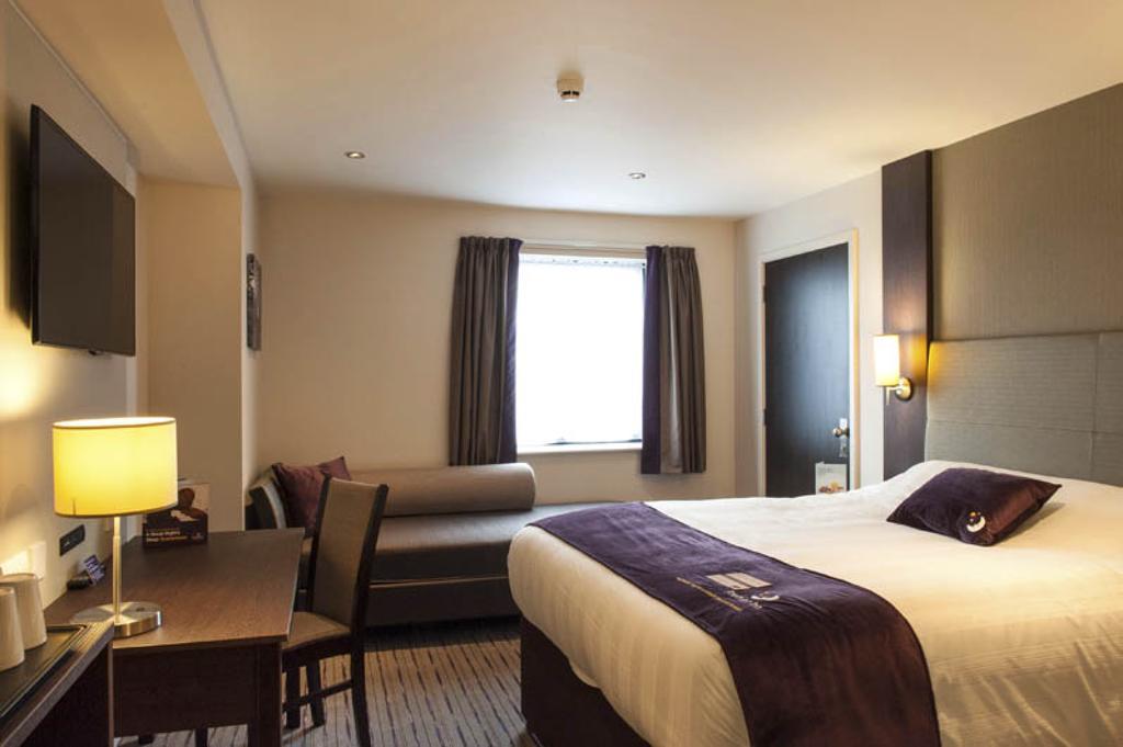 Premier Inn London City - Aldgate Экстерьер фото