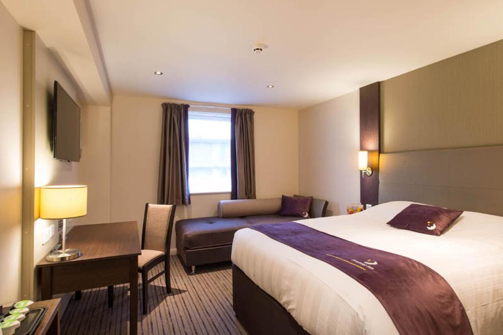 Premier Inn London City - Aldgate Экстерьер фото