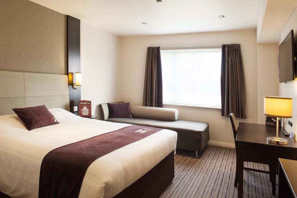 Premier Inn London City - Aldgate Номер фото