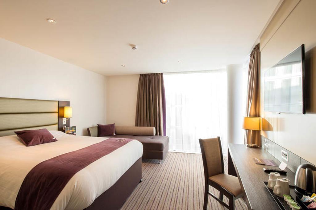 Premier Inn London City - Aldgate Экстерьер фото